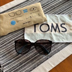 TOMS tortoise sunglasses